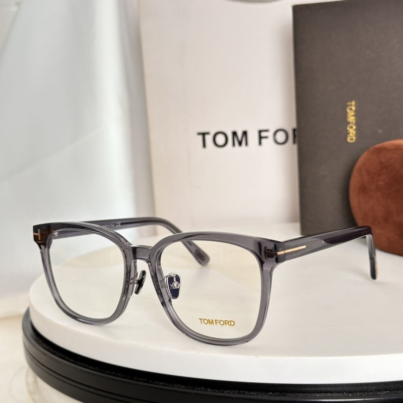 TOM FORD